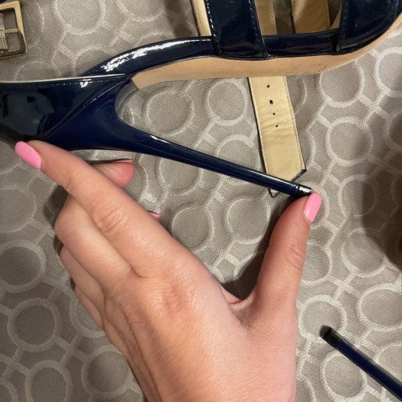 Shoes - Picture 4 of 8